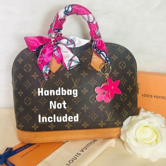 Silk scarf twilly and Hot pink Bag charm - Picture 1 of 5